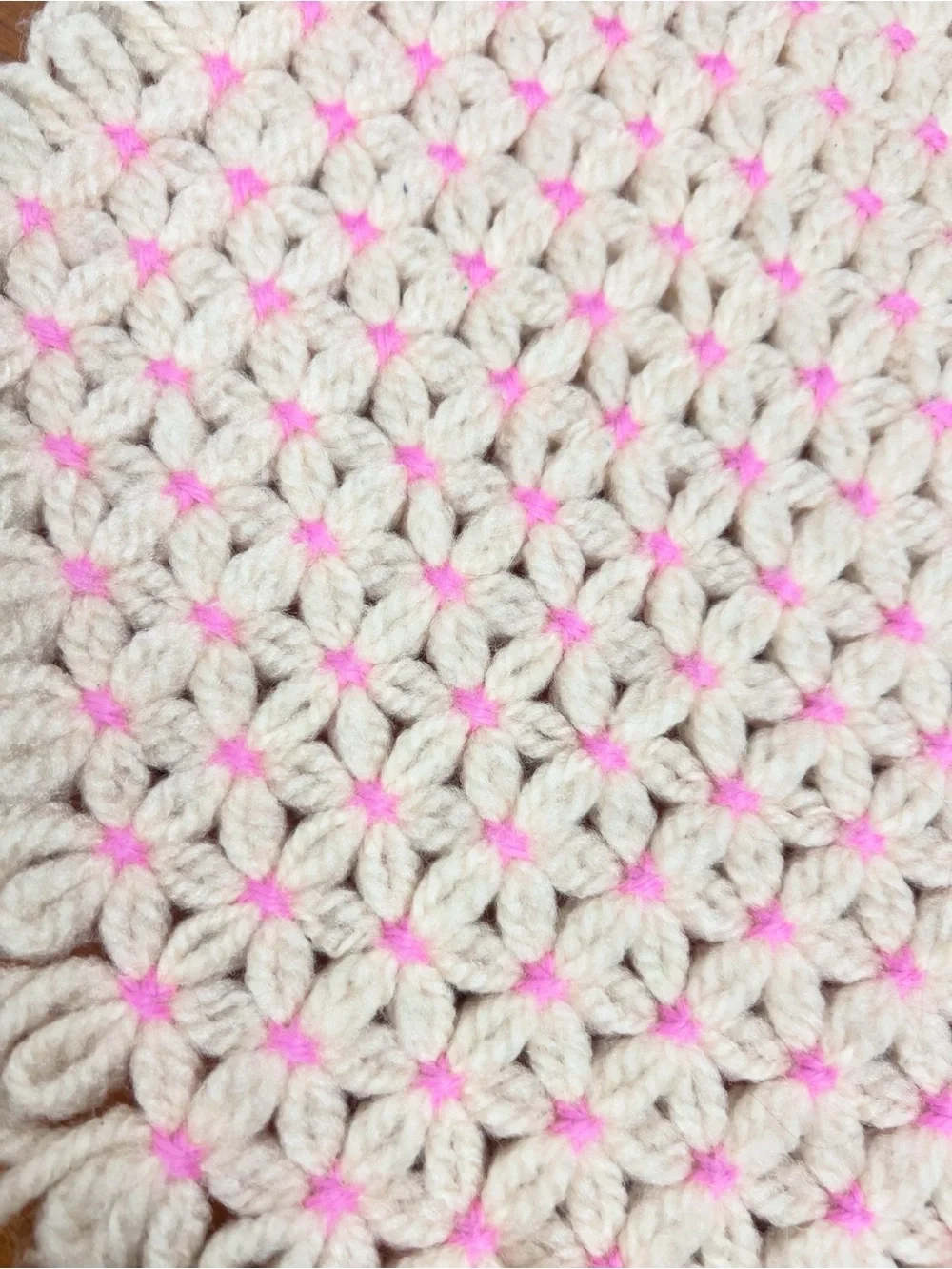HANDMADE 70s 70s Vintage Crochet Wool Yarn Hexagon Placemats - Pink and Cream